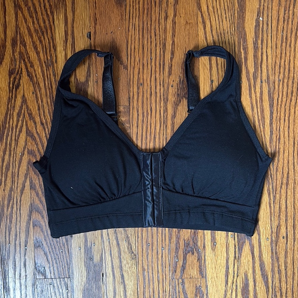 Black front closure wireless Bra